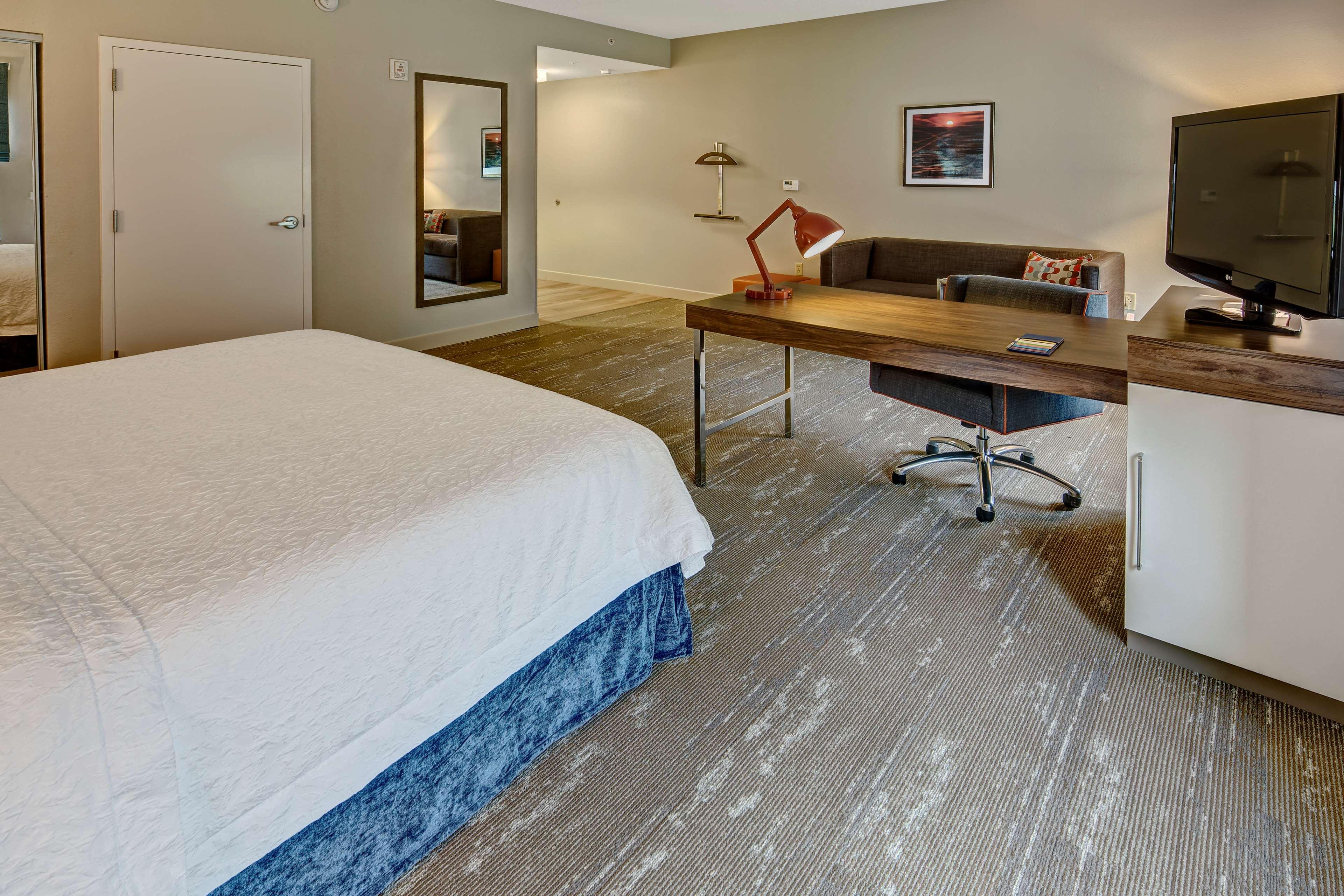 Hampton Inn & Suites Fort Myers Естеро Екстериор снимка