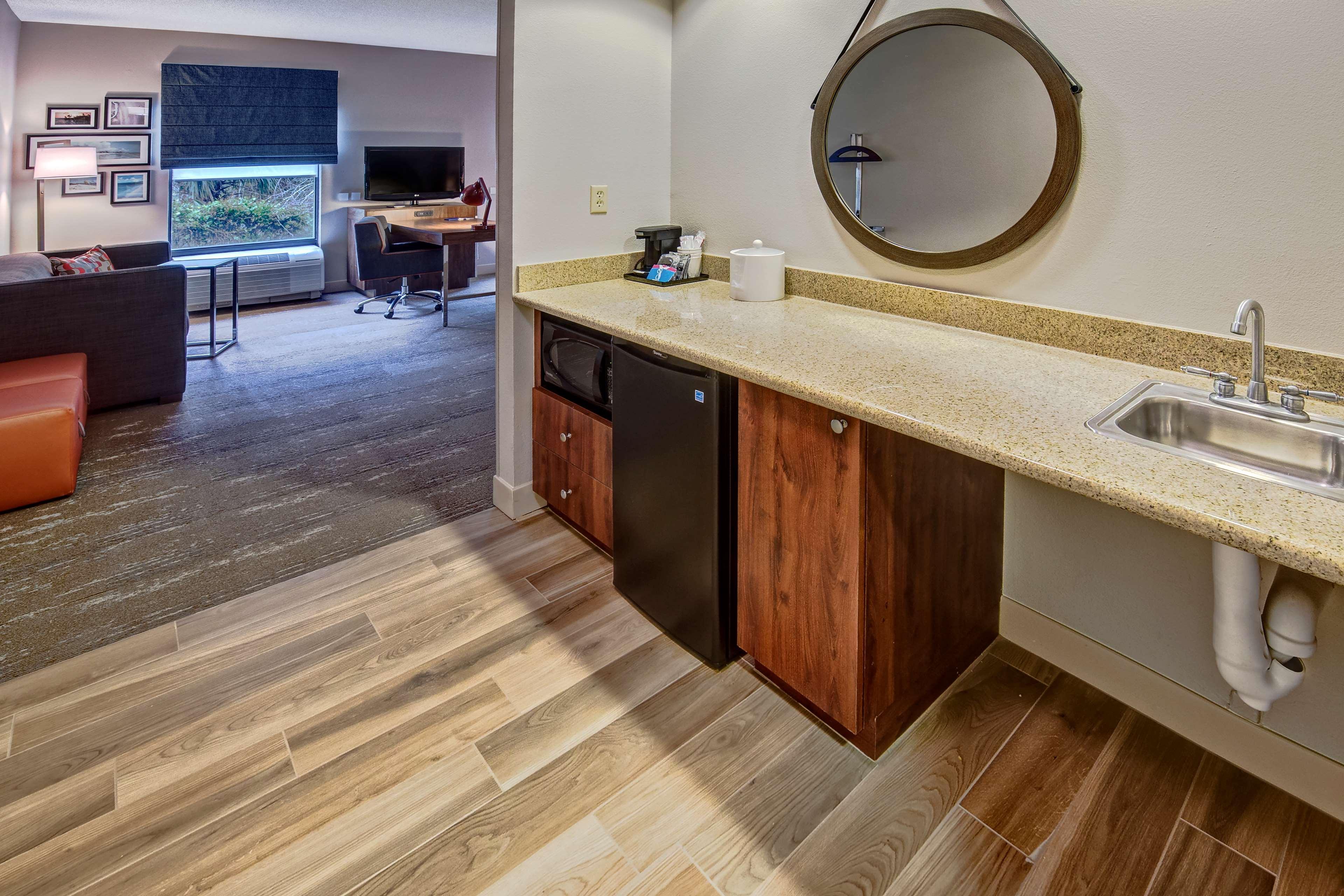 Hampton Inn & Suites Fort Myers Естеро Екстериор снимка