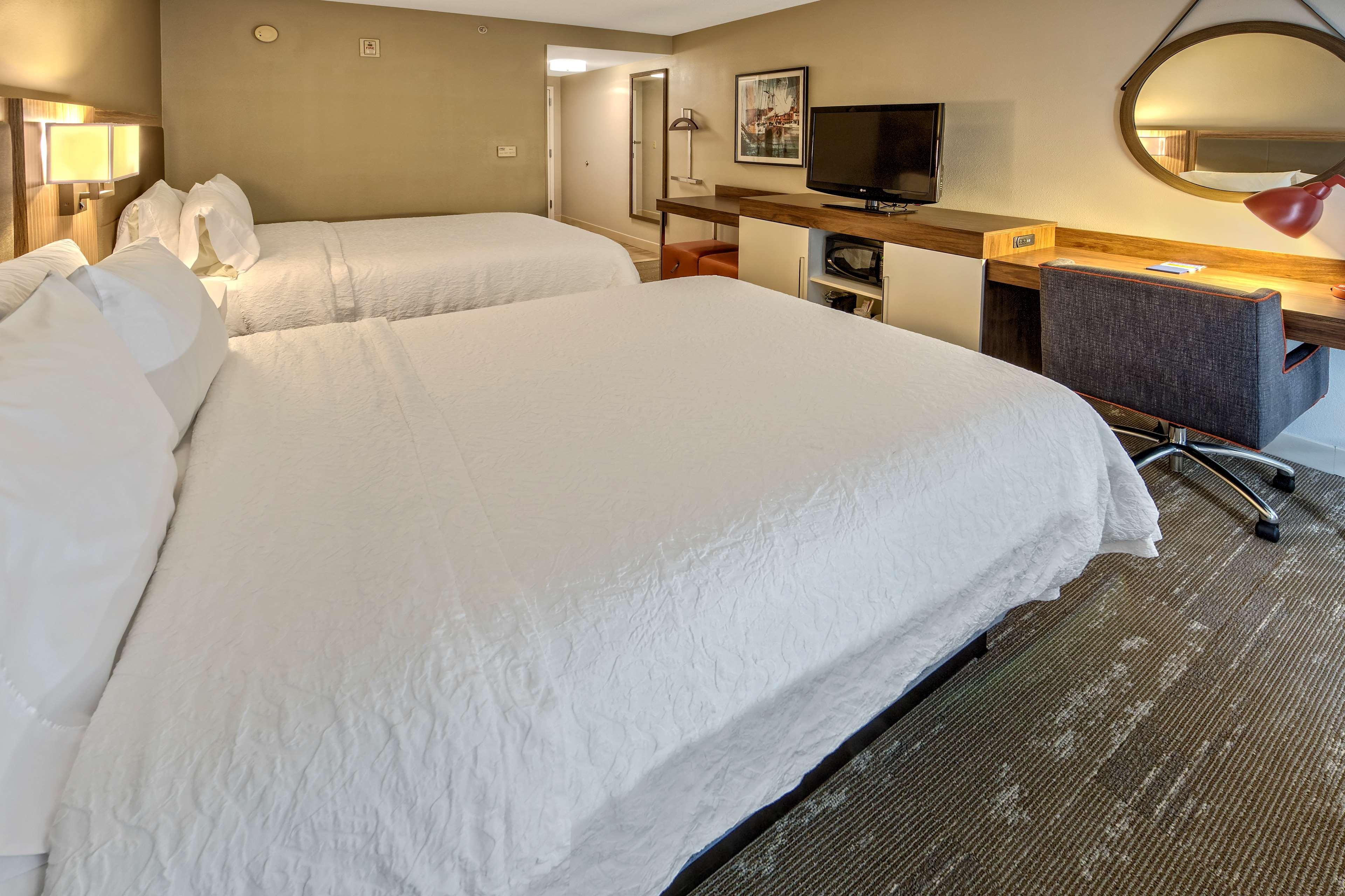 Hampton Inn & Suites Fort Myers Естеро Екстериор снимка