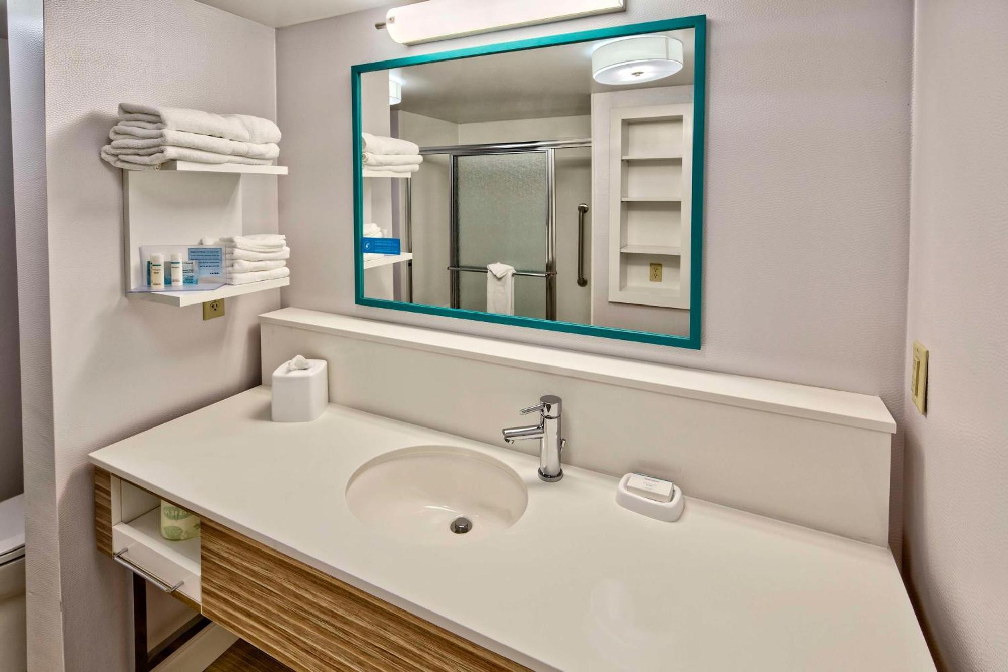 Hampton Inn & Suites Fort Myers Естеро Екстериор снимка