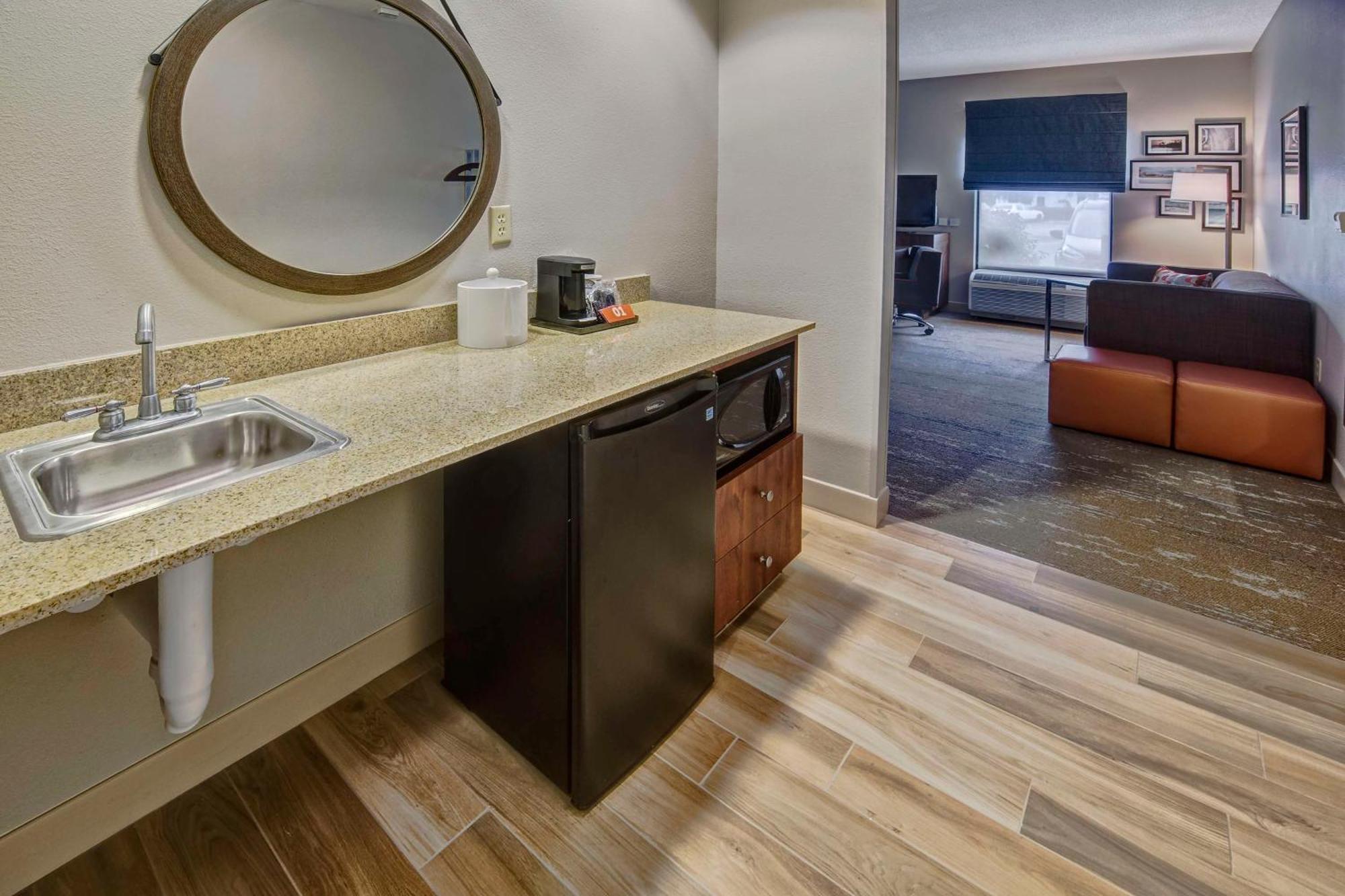 Hampton Inn & Suites Fort Myers Естеро Екстериор снимка