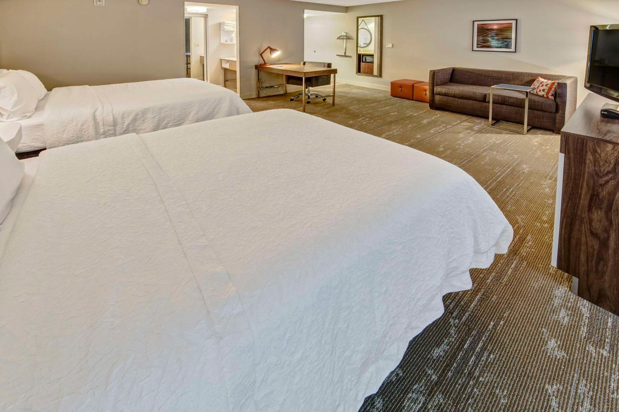 Hampton Inn & Suites Fort Myers Естеро Екстериор снимка