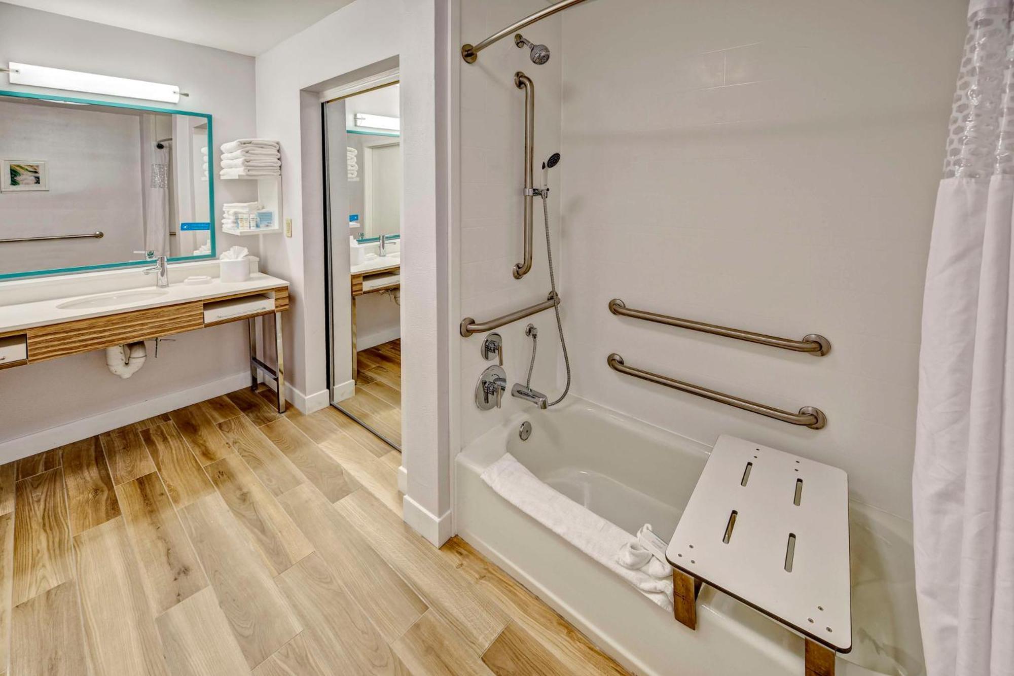 Hampton Inn & Suites Fort Myers Естеро Екстериор снимка