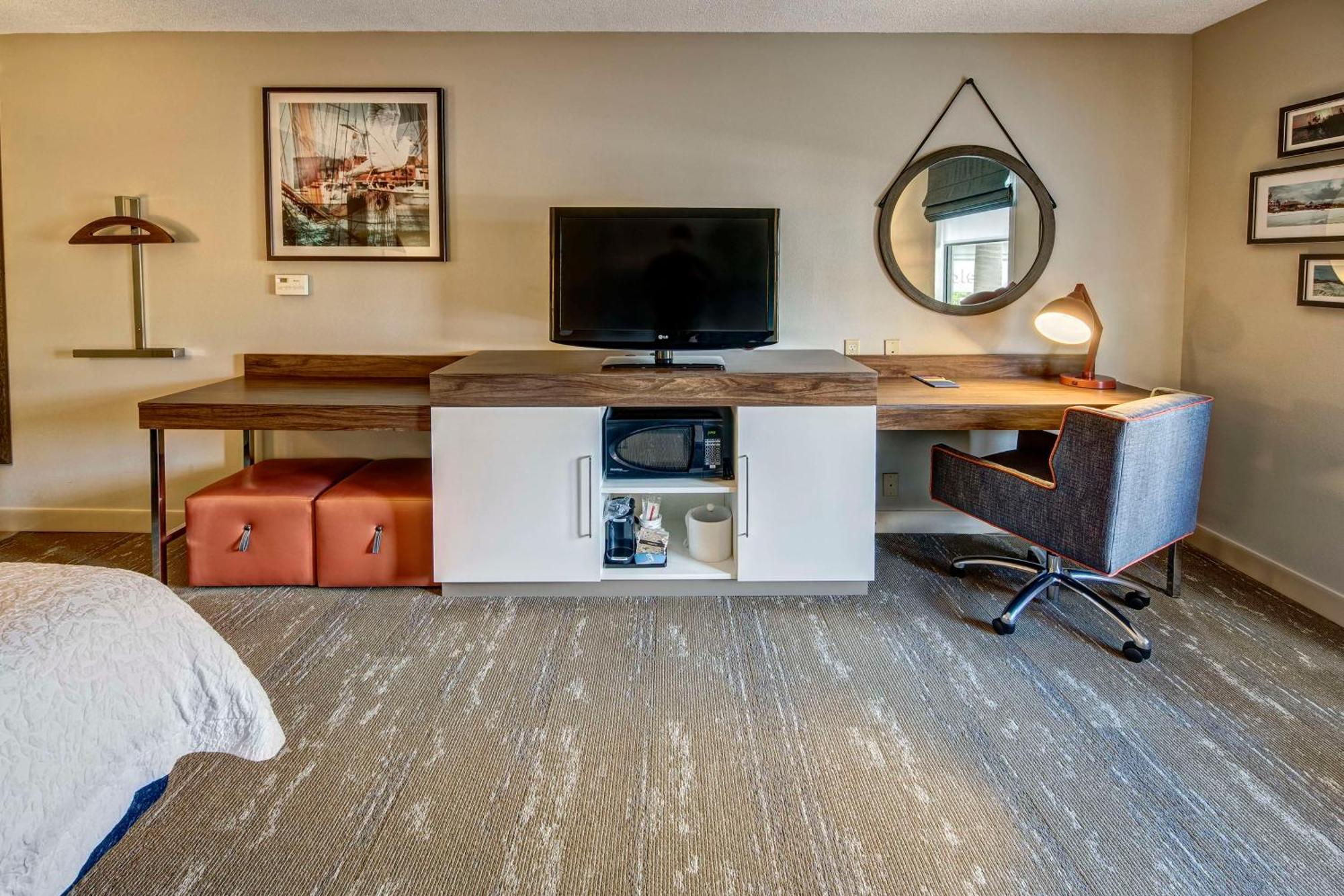 Hampton Inn & Suites Fort Myers Естеро Екстериор снимка