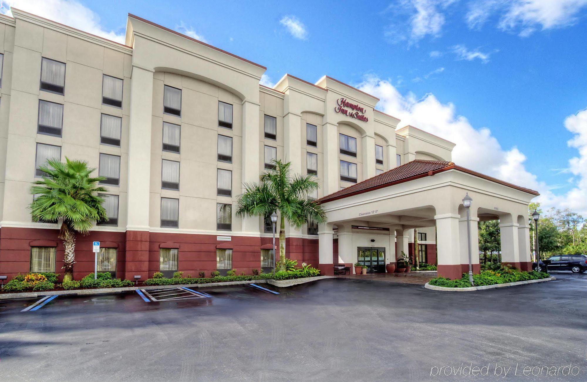Hampton Inn & Suites Fort Myers Естеро Екстериор снимка