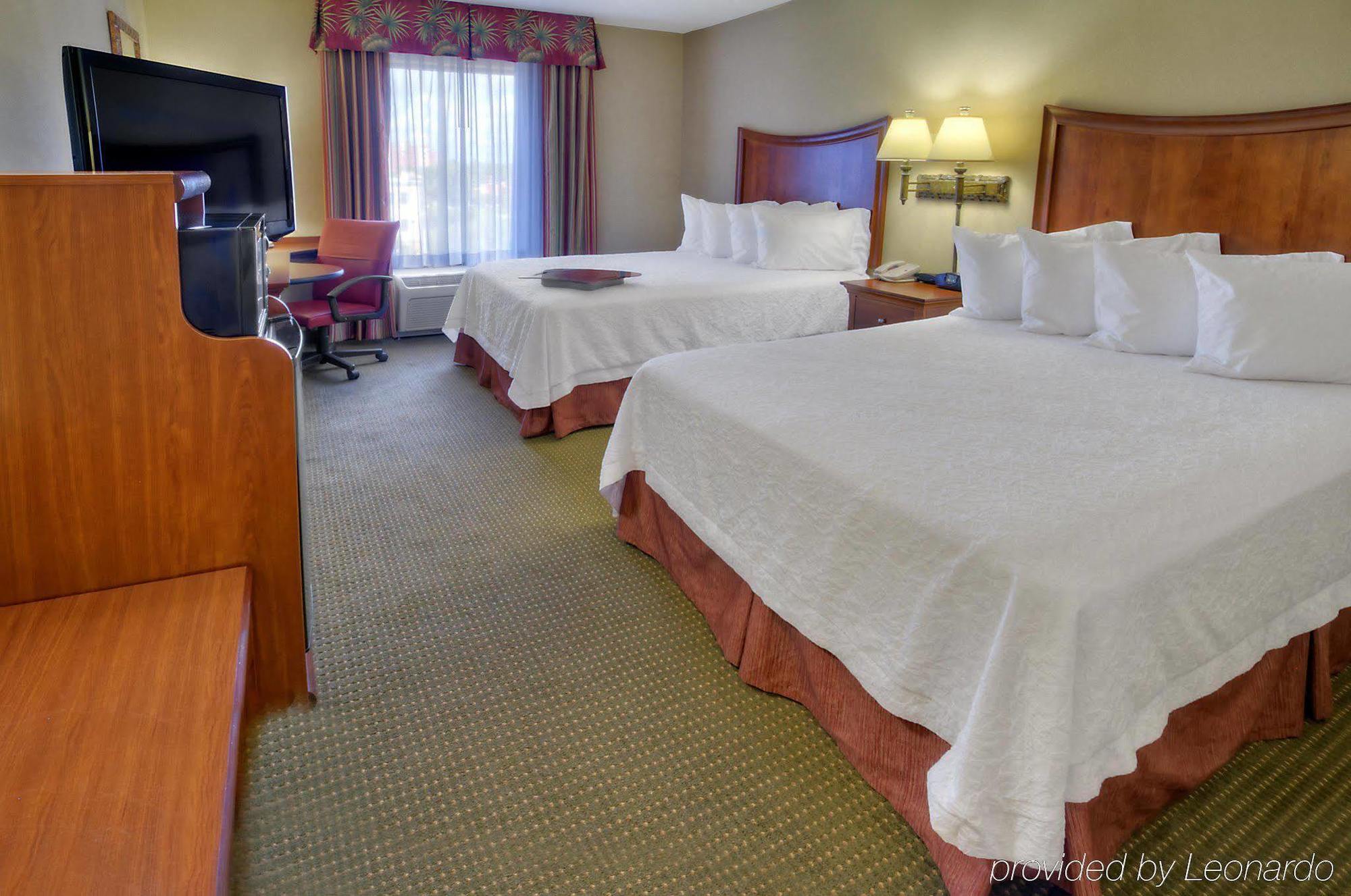 Hampton Inn & Suites Fort Myers Естеро Екстериор снимка