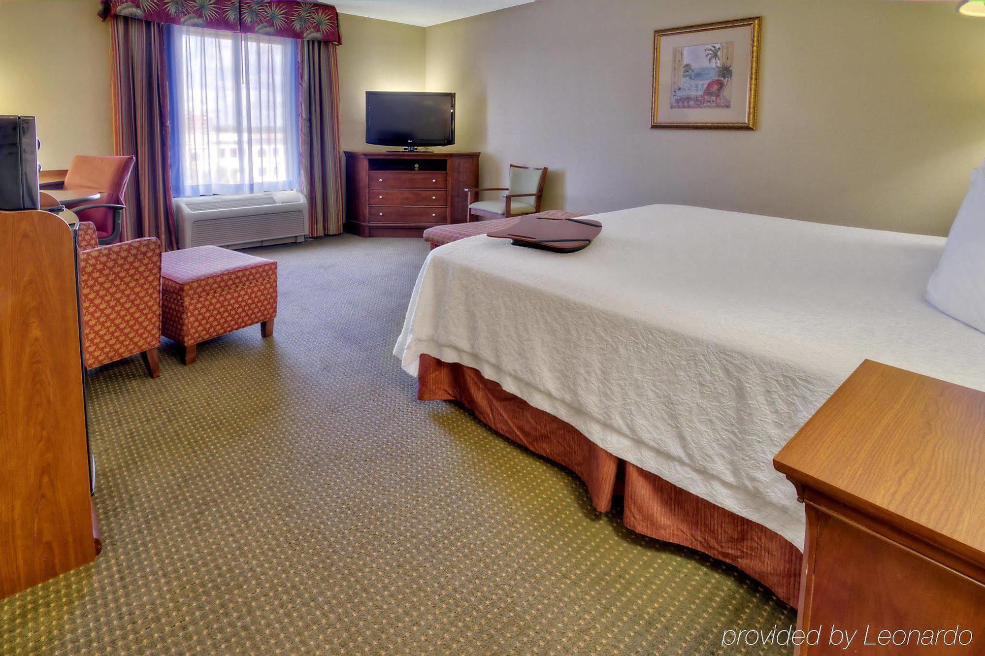 Hampton Inn & Suites Fort Myers Естеро Екстериор снимка