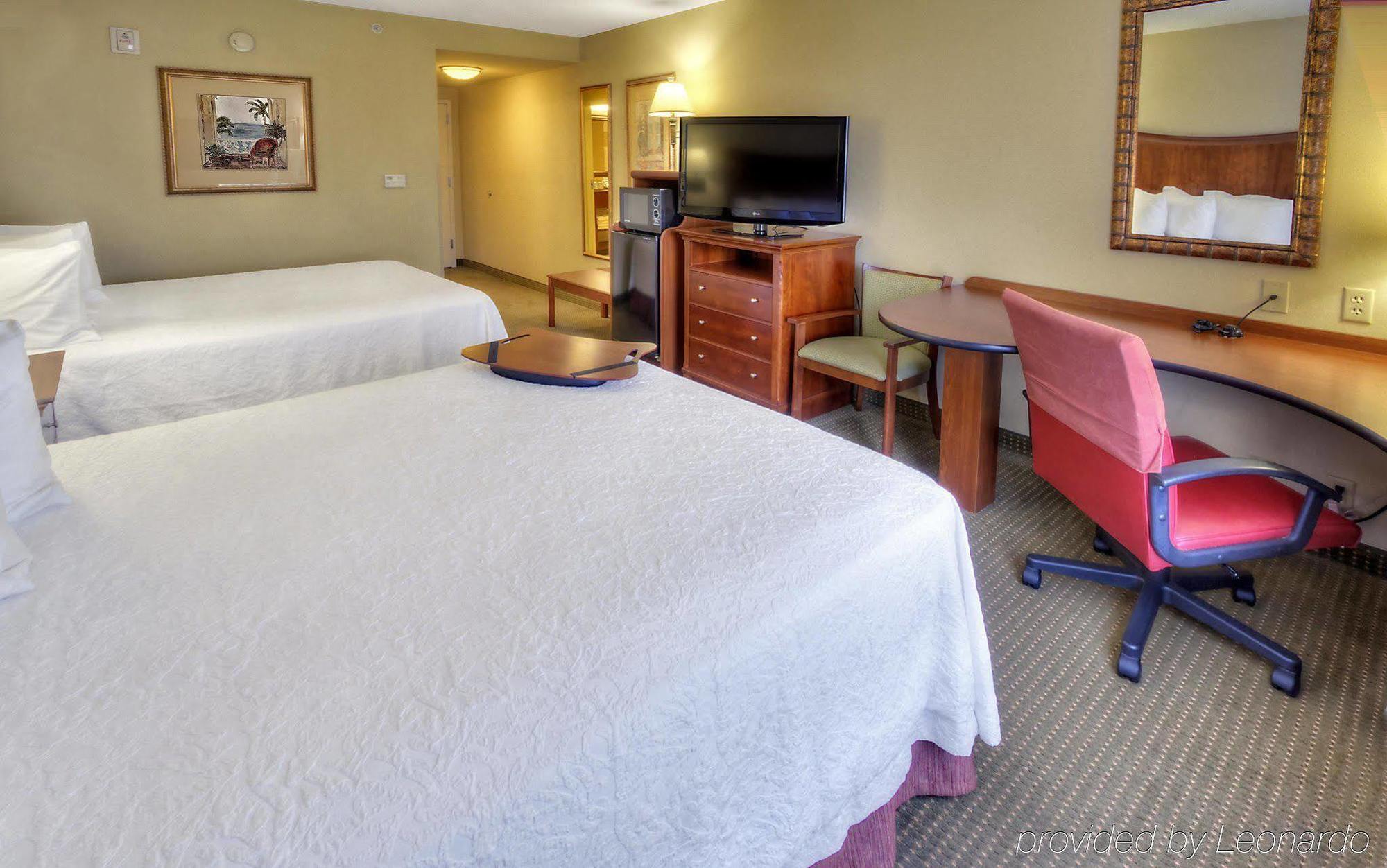 Hampton Inn & Suites Fort Myers Естеро Екстериор снимка