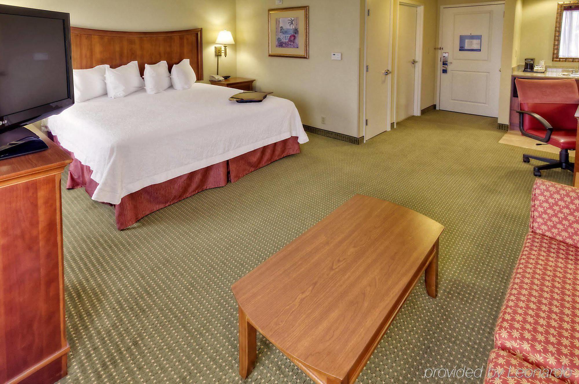 Hampton Inn & Suites Fort Myers Естеро Екстериор снимка