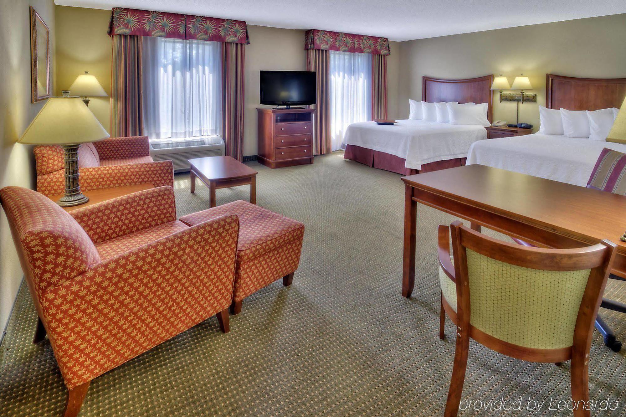 Hampton Inn & Suites Fort Myers Естеро Екстериор снимка