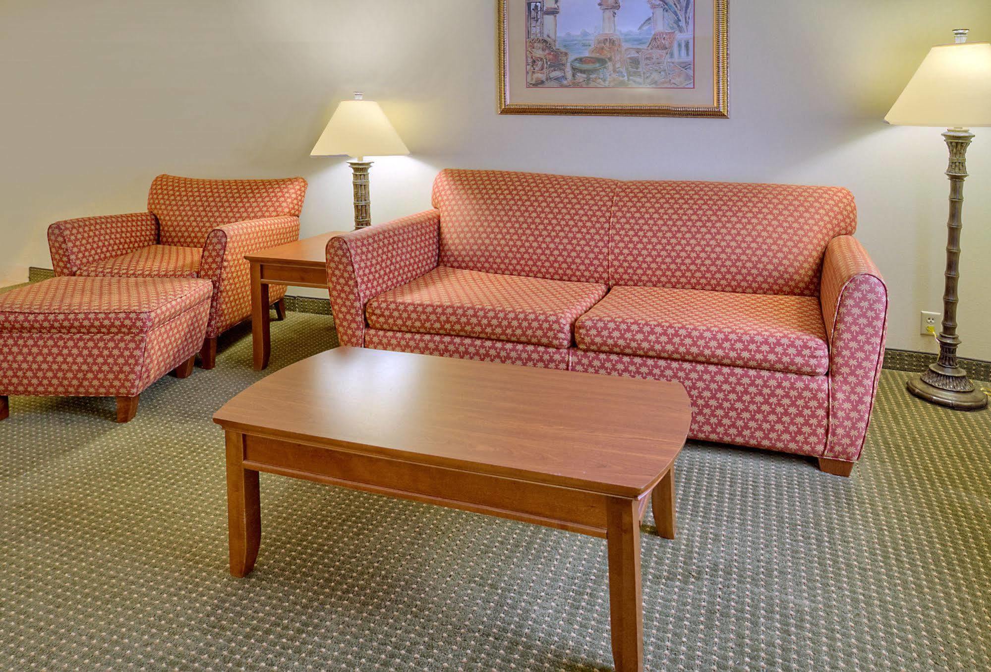 Hampton Inn & Suites Fort Myers Естеро Екстериор снимка